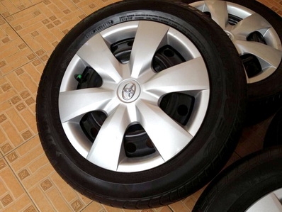 ล้อ 15 นิ้วVIOS 5 นิ้ว สภาพสวย 4รู100 (ยางขายไปแล้วมีแต่กะทะฝาครอบกะทะ ลดราคาเหลือ 2000)