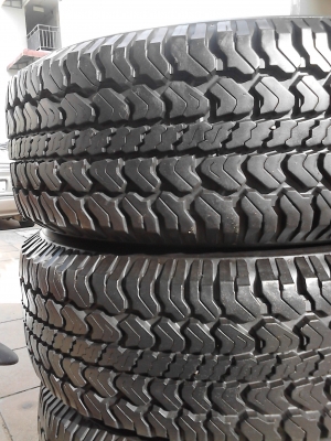 255/70R15  MICHELIN  LTX  A/T สวย ไม่มีปะทั้ง 4 ส้น ติดต่อโทร.081-427-3941