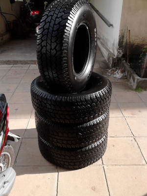 255/70R15  MICHELIN  LTX  A/T สวย ไม่มีปะทั้ง 4 ส้น ติดต่อโทร.081-427-3941