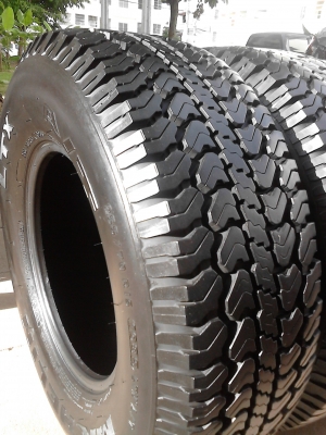 255/70R15  MICHELIN  LTX  A/T สวย ไม่มีปะทั้ง 4 ส้น ติดต่อโทร.081-427-3941