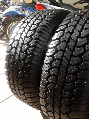 255/70R15  MICHELIN  LTX  A/T สวย ไม่มีปะทั้ง 4 ส้น ติดต่อโทร.081-427-3941
