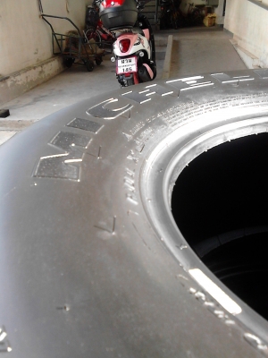 255/70R15  MICHELIN  LTX  A/T สวย ไม่มีปะทั้ง 4 ส้น ติดต่อโทร.081-427-3941