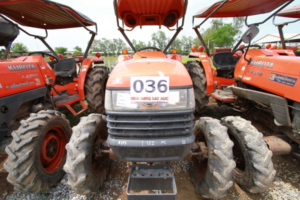 AUC Code 036 แทรกเตอร์ KUBOTA L4508 ราคา เริ่มต้นการประมูล 170,000 บาท
