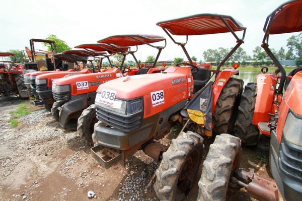 AUC Code 038 แทรกเตอร์ KUBOTA L4508 ราคา เริ่มต้นการประมูล 170,000 บาท