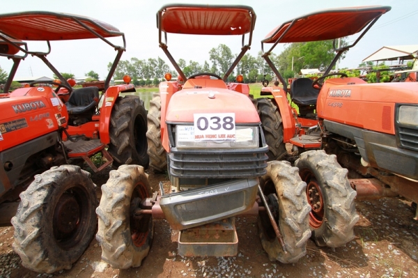 AUC Code 038 แทรกเตอร์ KUBOTA L4508 ราคา เริ่มต้นการประมูล 170,000 บาท