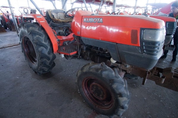 AUC Code 039 แทรกเตอร์ KUBOTA L4508 ราคา เริ่มต้นการประมูล 180,000 บาท