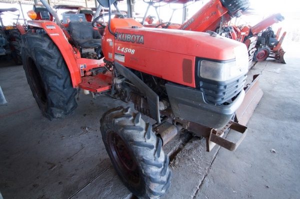 AUC Code 040 แทรกเตอร์ KUBOTA L4508 ราคา เริ่มต้นการประมูล 180,000 บาท