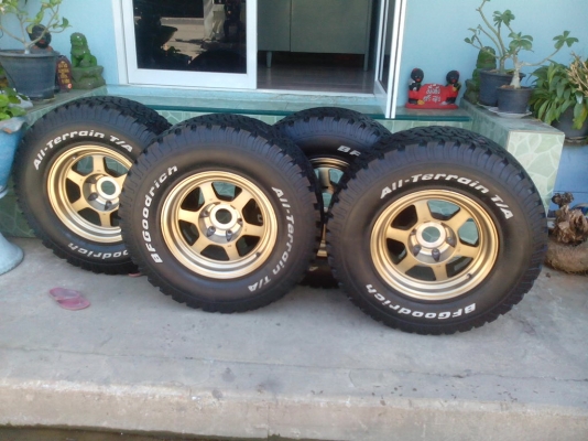 ขายยาง BF all 265/75/16  พร้อมล้อte37x  สภาพนางฟ้าครับ