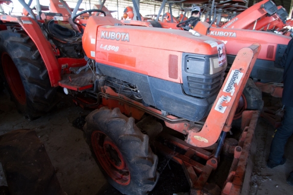 AUC Code 046 แทรกเตอร์ KUBOTA L4508 ราคา เริ่มต้นการประมูล 190,000 บาท