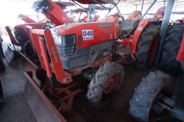 AUC Code 048 แทรกเตอร์ KUBOTA L4508 ราคา เริ่มต้นการประมูล 190,000 บาท