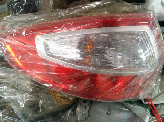 ขายโคมไฟหน้า หลัง หลายรุ่น เริ่มต้น 800 บาท ขายโคมไฟหน้า หลัง หลายรุ่น เริ่มต้น 800 บาท