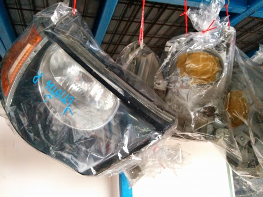 ขายโคมไฟหน้า หลัง หลายรุ่น เริ่มต้น 800 บาท