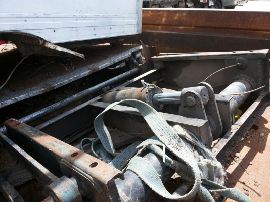 ขายลิพท์ติดท้ายรถ 6 ล้อ กลาง-ใหญ่ ได้