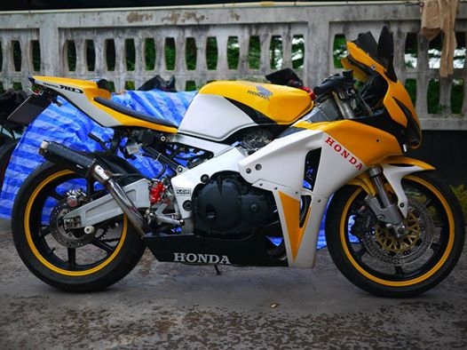 ขาย Cbr400 ปี 93 คาร์บูร์ไฟฟ้า พร้อมทะเบียนแท้