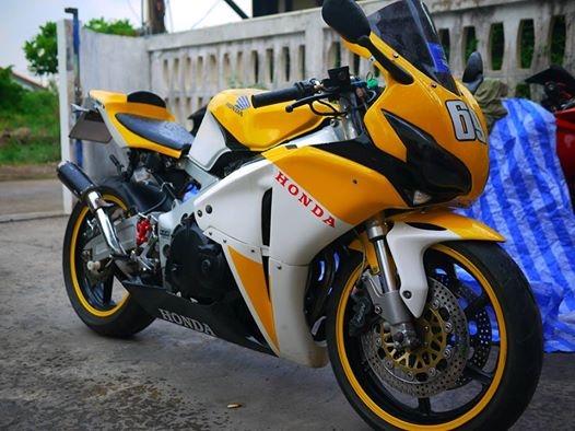 ขาย Cbr400 ปี 93 คาร์บูร์ไฟฟ้า พร้อมทะเบียนแท้