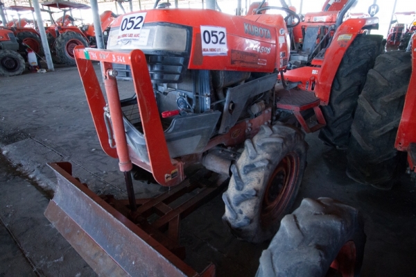 AUC Code 052 แทรกเตอร์ KUBOTA L4508 ราคา เริ่มต้นการประมูล 190,000 บาท
