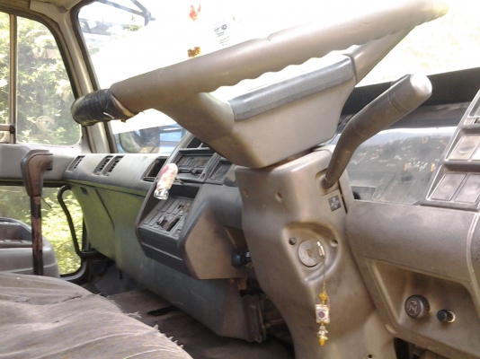 ต้องการขายรถนิสันยูดี320แรงเครื่องดีคัชซีสวยสภาพพร้อมใช้สนใจติดต่อด่วน