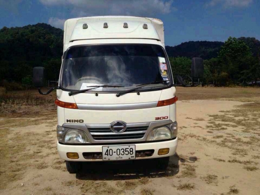 ขายรถ 6 ล้อ 2 แถว TOYOTA DUTRO 136 แรงม้าปี 2548 ราคา 550000