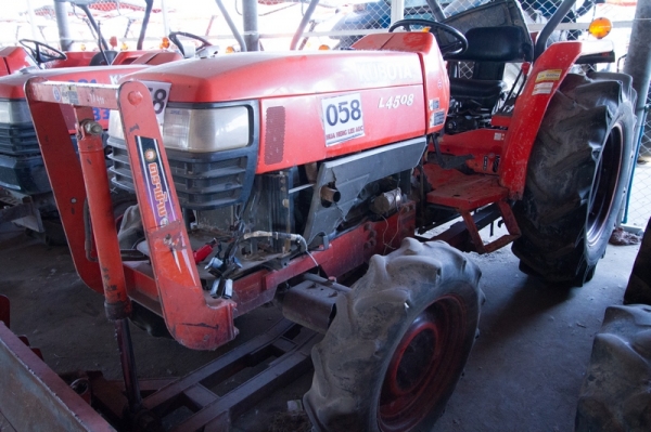 AUC Code 058 แทรกเตอร์ KUBOTA L4508 ราคา เริ่มต้นการประมูล 200,000 บาท