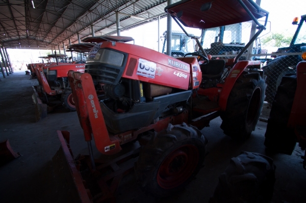 AUC Code 059 แทรกเตอร์ KUBOTA L4508 ราคา เริ่มต้นการประมูล 200,000 บาท