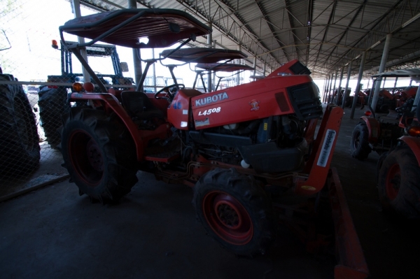 AUC Code 059 แทรกเตอร์ KUBOTA L4508 ราคา เริ่มต้นการประมูล 200,000 บาท