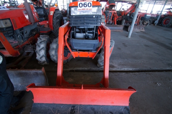 AUC Code 060 แทรกเตอร์ KUBOTA L4508 ราคา เริ่มต้นการประมูล 220,000 บาท