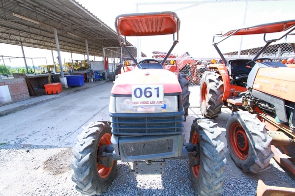 AUC Code 061 แทรกเตอร์ KUBOTA L4508DI ราคา เริ่มต้นการประมูล 230,000 บาท