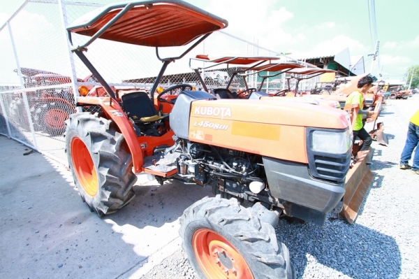 AUC Code 061 แทรกเตอร์ KUBOTA L4508DI ราคา เริ่มต้นการประมูล 230,000 บาท AUC Code 061 แทรกเตอร์ KUBOTA L4508DI ราคา เริ่มต้นการประมูล 230,000 บาท