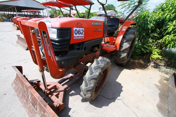 AUC Code 062 แทรกเตอร์ KUBOTA L4508di ราคา เริ่มต้นการประมูล 240,000 บาท