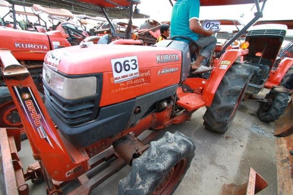 AUC Code 063 แทรกเตอร์ KUBOTA L4508di ราคา เริ่มต้นการประมูล 280,000 บาท