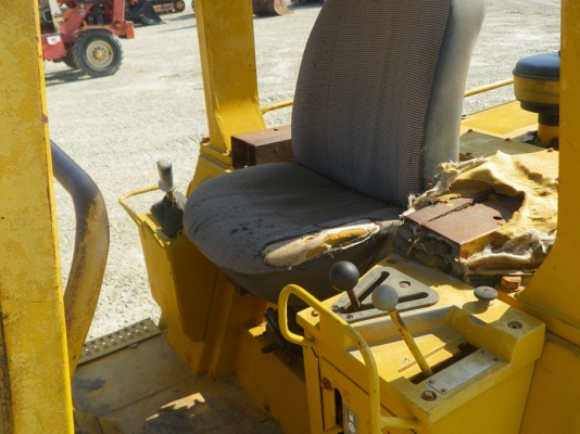 CAT 953 รถตักตีนตะขาบนำเข้า เก่านอก100\% สนใจติดต่อ น๊อค 098-246-3778 CAT 953 รถตักตีนตะขาบนำเข้า เก่านอก100\% สนใจติดต่อ น๊อค 098-246-3778