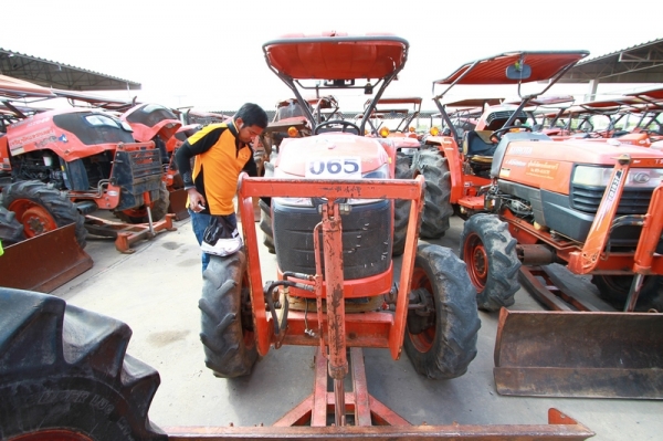 AUC Code 065 แทรกเตอร์ KUBOTA L4708 ราคา เริ่มต้นการประมูล 320,000 บาท