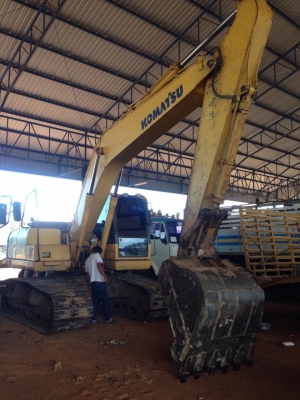 ขาย โคมสสุ PC200-8 สภาพลุยงานได้เลย ปั๊มดี เอวดี ช่วงล่างเต็ม ไมค์9xxx ช.ม รถปี 2009 เอกสารใบอินวอย รถออกห้าง ราคาเบาๆ