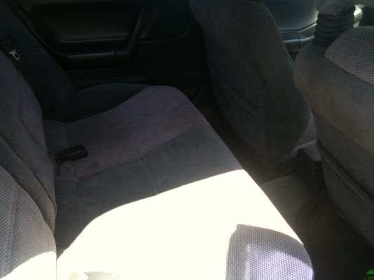 มาสด้า 323 สีดำ เกียร์ออโต้ เครื่องเดิมหัวฉีด LPG มัลติ ภายในสวย ทะเบียน เม.ย.54 พร้อมโอน ขับได้ปกติ ขาย 30,000 บาท