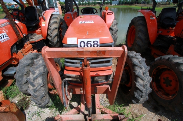 AUC Code 068 แทรกเตอร์ KUBOTA M5000 ราคา เริ่มต้นการประมูล 380,000 บาท