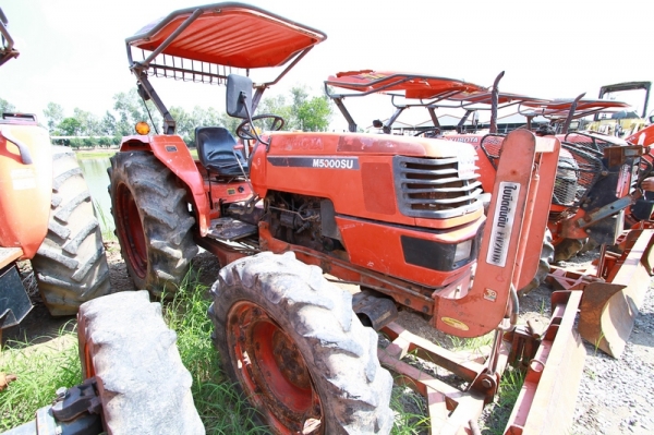 AUC Code 068 แทรกเตอร์ KUBOTA M5000 ราคา เริ่มต้นการประมูล 380,000 บาท