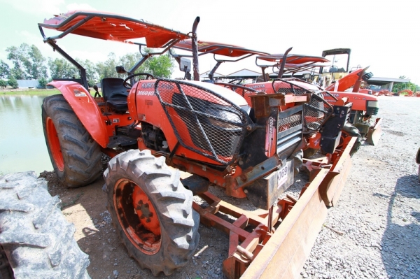 AUC Code 069 แทรกเตอร์ KUBOTA M6040 ราคา เริ่มต้นการประมูล 360,000 บาท