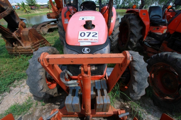 AUC Code 072 แทรกเตอร์ KUBOTA M7040 ราคา เริ่มต้นการประมูล 290,000 บาท
