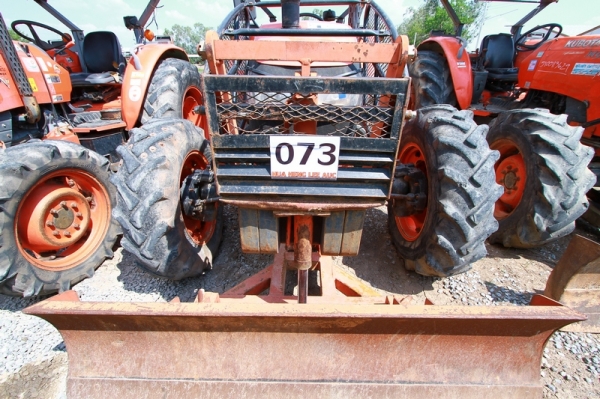 AUC Code 073 แทรกเตอร์ KUBOTA M8540 ราคา เริ่มต้นการประมูล 520,000 บาท