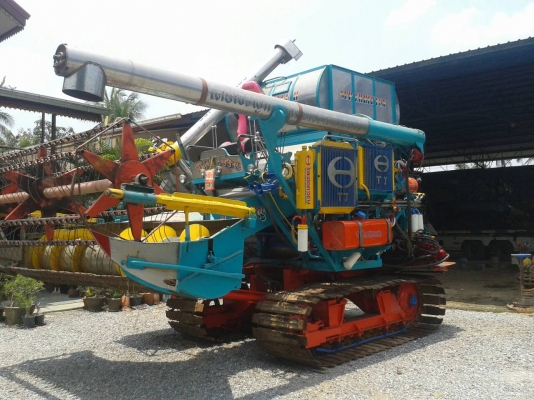 ขายรถเกี่ยวข้าวไทยเจริญการช่าง