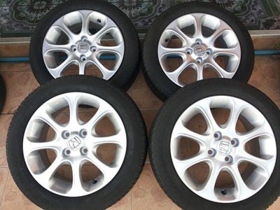 ขายล้อแม็กHONDA JAZZ 4 รู 100 ขอบ15 พร้อมยาง 1 ชุด