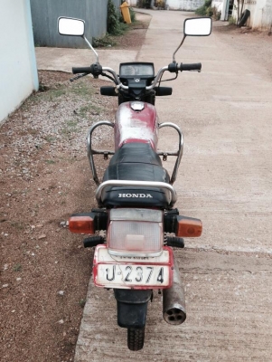 ขายรถ Honda WING 125 มีทะเบียนและเอกสารพร้อมโอน