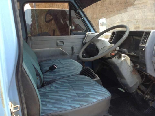 ขายISUZU 6 ล้อ  NKR 110 แรง รถห้างแท้ ปี 95. เกียร์สั้น หัวเก๋งเดิมบาง ไม่ผุ ครัทซีสวยมาก ขาย 285,000 บาท