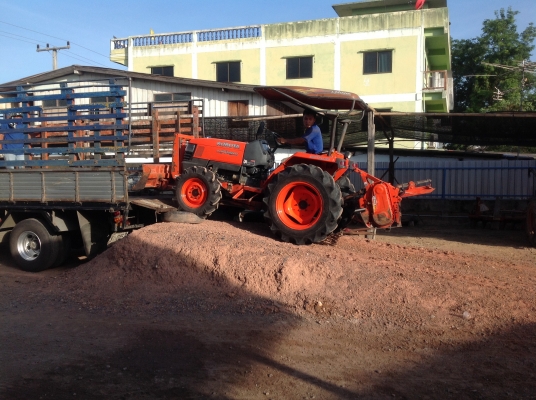 ปัญญาแทรคเตอร์มาแล้ว...จัดมาให้ครับ คูโบต้า L3408 DI พร้อมใบมีด โรตาลี่ตราช้าง(ใบใหม่) ผานCMT6x22(ใบใหม่) จัดส่ง อ. ขาณุฯ จ.กำแพงเพชร