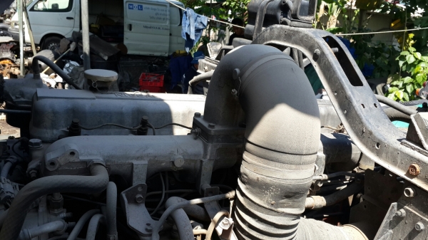 ขาย10ล้อ นิสสันUD รุ่นCWM 430M  เครื่องPE6 230แรงม้า 2เพลา เบรคจิฟฟี่ พวงมาลัยพาวเวอร์ แอร์เย็น ยางดี10เส้น เดิมเป็นรถโม่ปูน คัสซียาว5เมตร มีผุบวม ต้องซ่อม จากปลายคัสซีเข้มา2เมตร