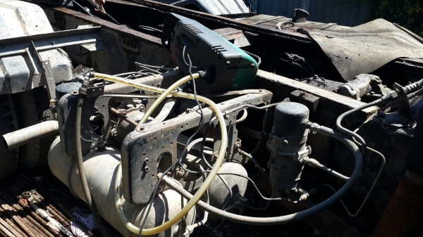 ขาย10ล้อ นิสสันUD รุ่นCWM 430M  เครื่องPE6 230แรงม้า 2เพลา เบรคจิฟฟี่ พวงมาลัยพาวเวอร์ แอร์เย็น ยางดี10เส้น เดิมเป็นรถโม่ปูน คัสซียาว5เมตร มีผุบวม ต้องซ่อม จากปลายคัสซีเข้มา2เมตร