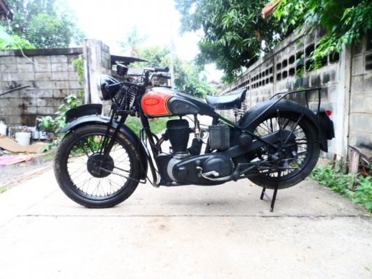 มีรถโบราณสงครามโลกมาขายครับ bsam20