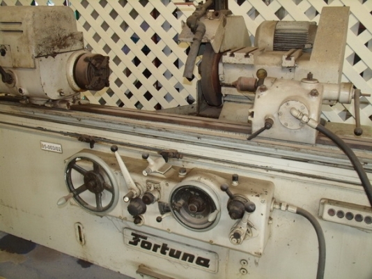 ขายเครื่องเจียกลม นอก-ใน ระบบออโต้ เข้า-ออก ออโต้เจียยาว ยี่ห้อ FORTUNA ของเยอรมัน ใช้งานดีปกติ ทุกระบบ เจียยาว 1,500 มม. สภาพสวย รางหน้าแท่นสวยมาก จอดนาน ไม่มีงาน ต่อลองได้ครับ ราคาไม่แพง ราคา 360,000 บาท ติดต่อ เล็ก 086-3237681