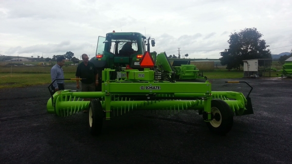 เครื่องเก็บหิน ยี่ห้อ SCHULTE