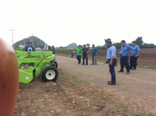 เครื่องเก็บหิน ยี่ห้อ SCHULTE